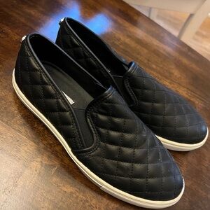 Steve Madden Quilted Black Slip-On Women's Shoes Size 8.5